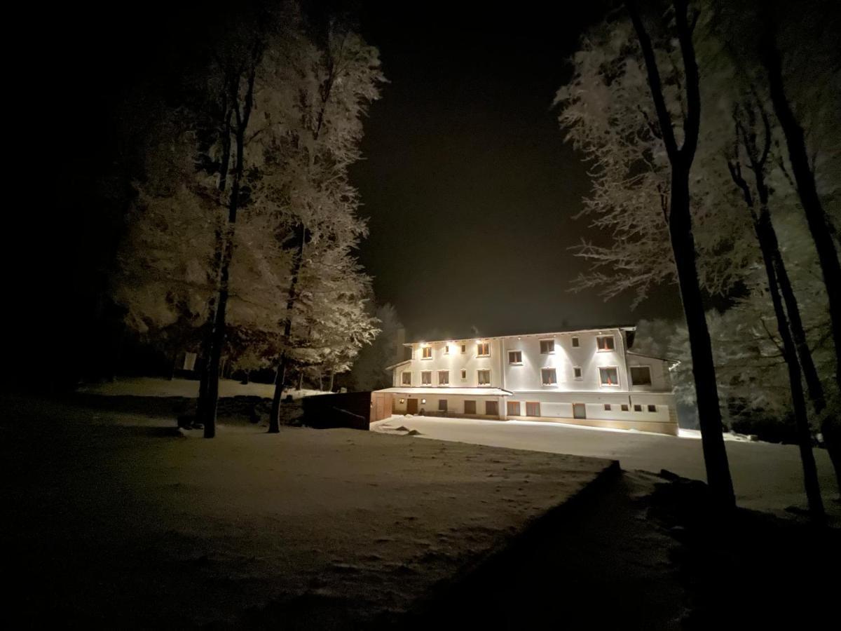 Hotel Galeria Pezinska Baba Pezinok Bagian luar foto