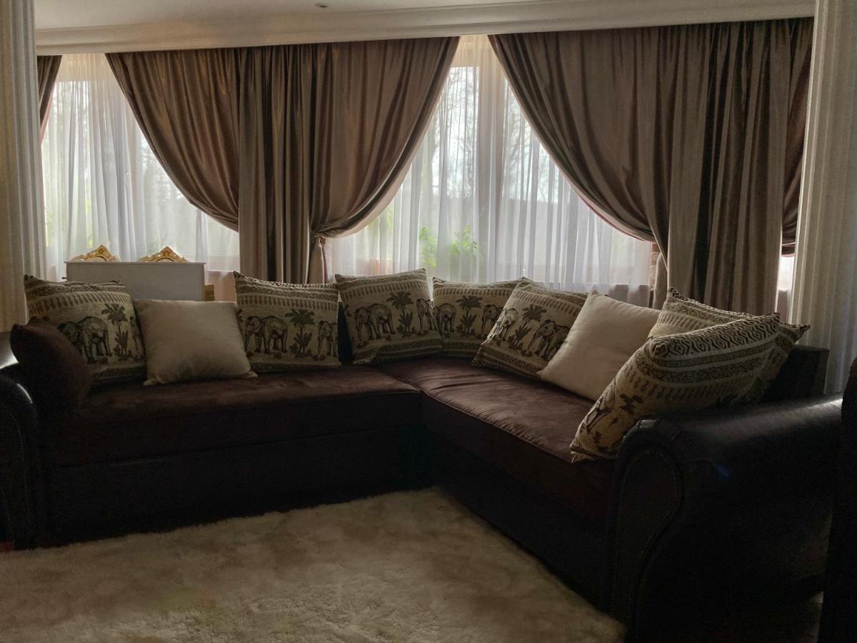 Hotel Galeria Pezinska Baba Pezinok Bagian luar foto